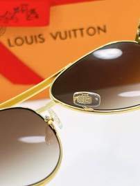 Picture of Louis Vuitton Sunglasses _SKUfw79120468fw